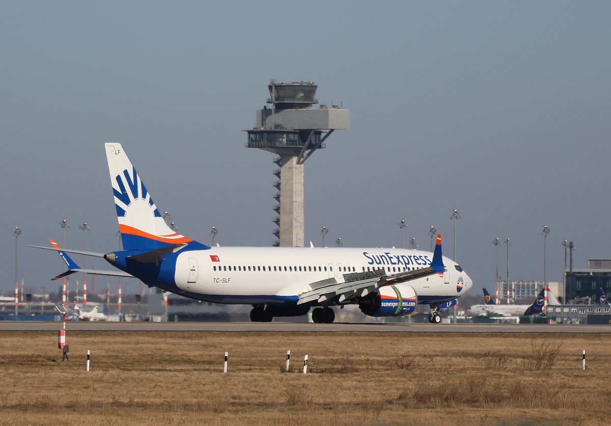 SunExpress, Boeing B 737 MAX 8, TC-SLF, BER, 06.03.2026