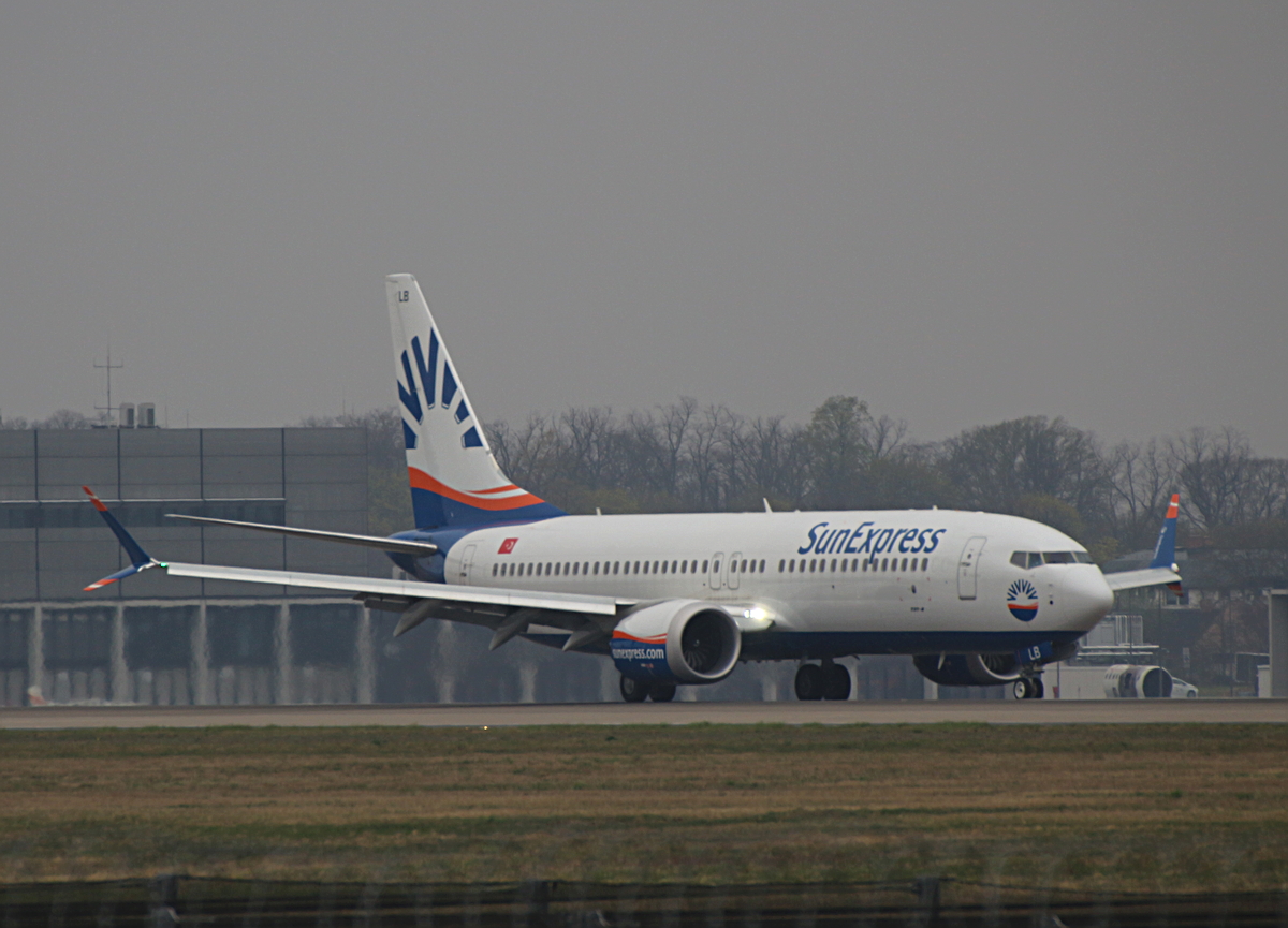 SunExpress, Boeing B 737 MAX 8, TC-SLB, BER, 12.04.2026