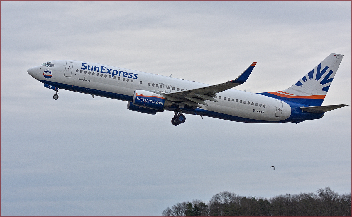 SunExpress D-ASXV; Boeing 373-800; Maribor Flughafen MBX, Trainingsflug; 13.3.2019 