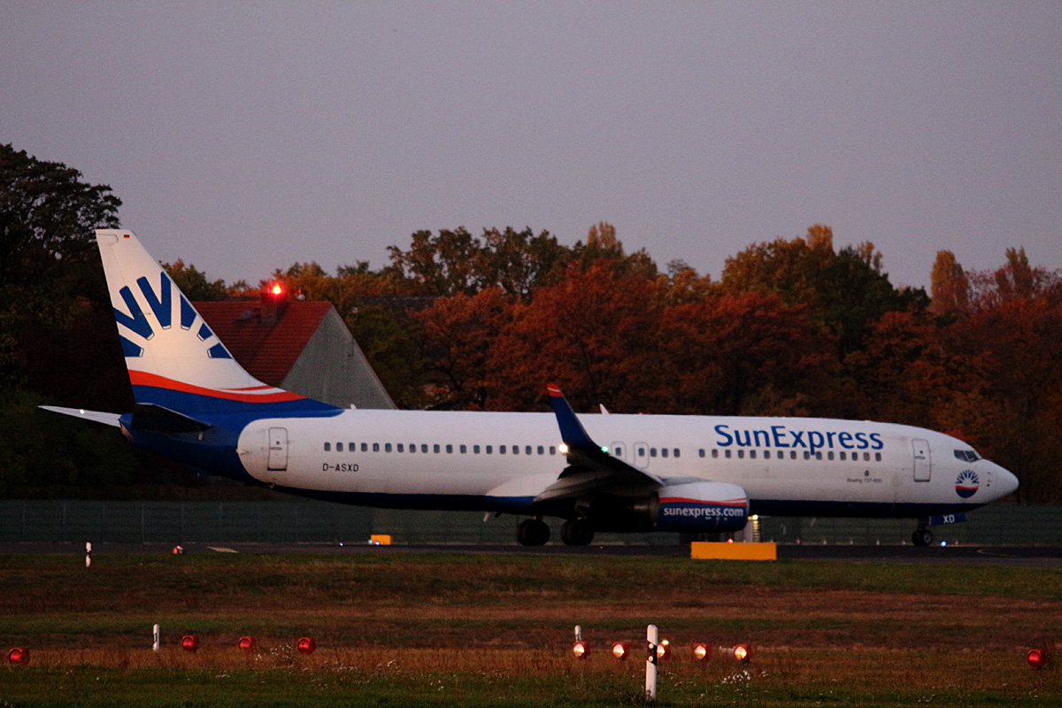 SunExpress Germany, Boeing B 737-8HC, D-ASXD, TXL, 29.10.2016