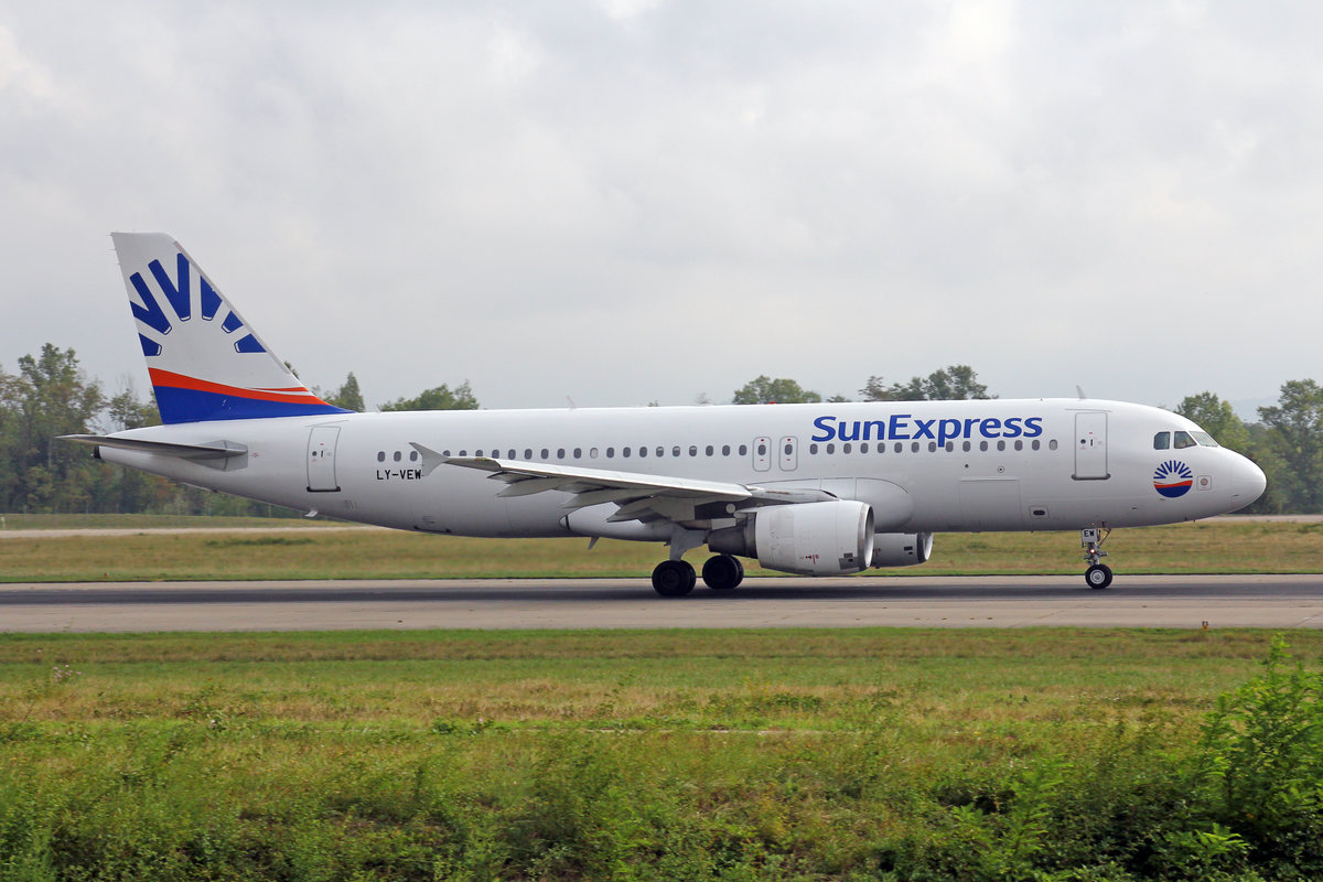 SunExpress (Oprated by Avion Express), LY-VEW, Airbus A320-214, msn: 1005, 03.September 2018, BSL Basel-Mülhausen, Switzerland.