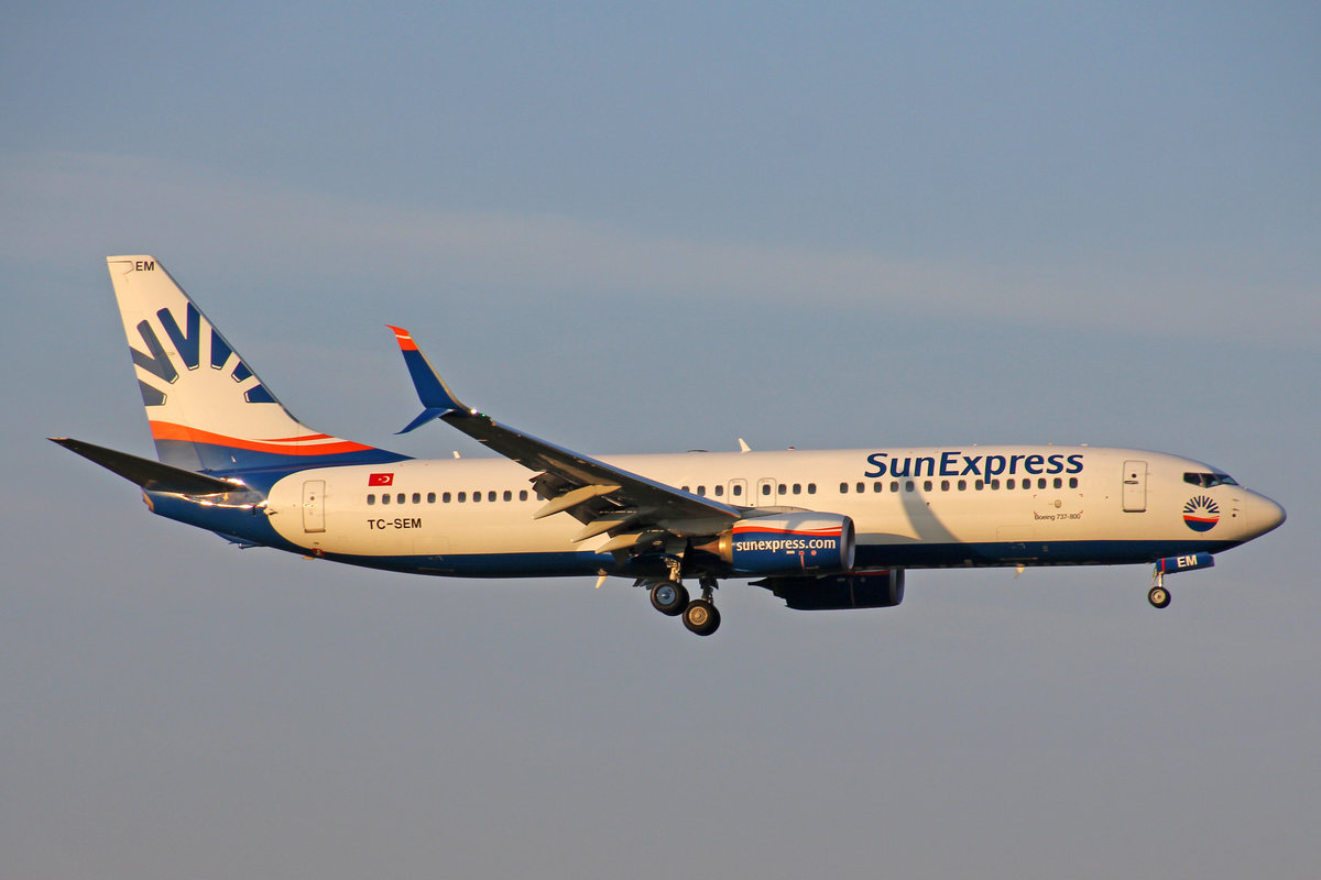 SunExpress, TC-SEM, Boeing 737-8HC, 25.März 2017, ZRH Zürich, Switzerland.