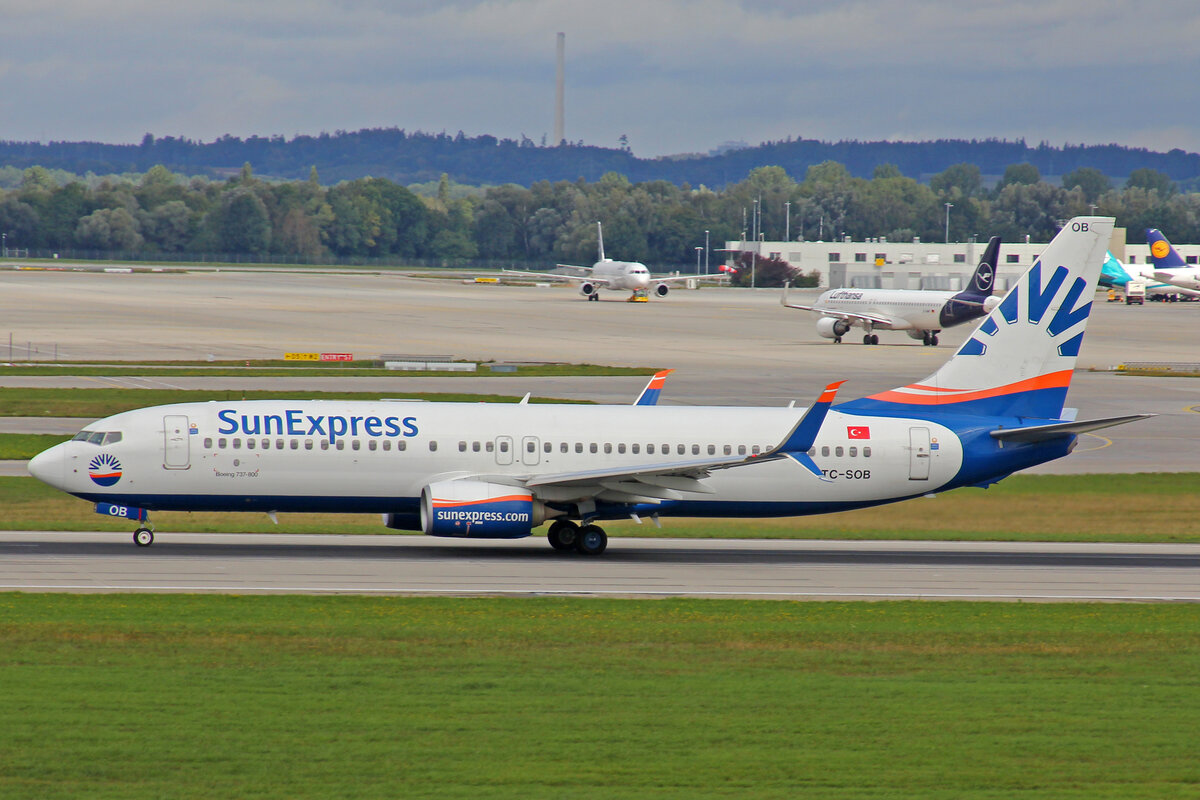 SunExpress, TC-SOB, Boeing 737-8HC, msn: 61175/5949, 10.September 2022, MUC München, Germany.