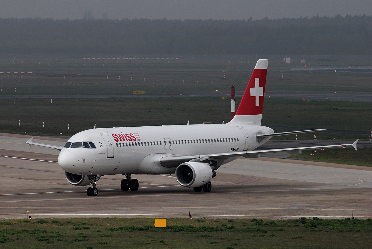 Swiss A 320-214 HB-IJN bei der Ankunft in Berlin-Tegel am 12.04.2014