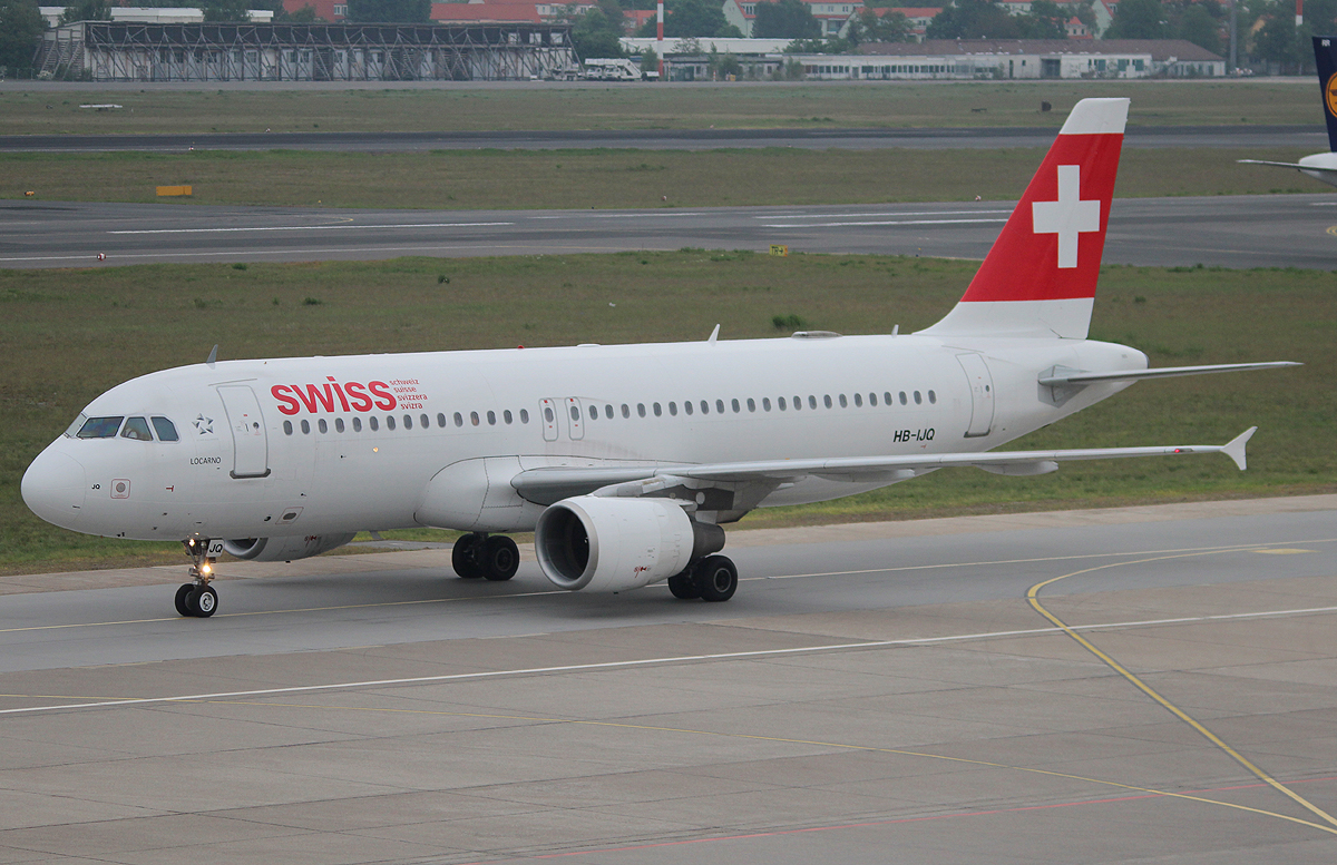 Swiss A 320-214 HB-IJQ bei der Ankunft in Berlin-Tegel am 18.05.2013