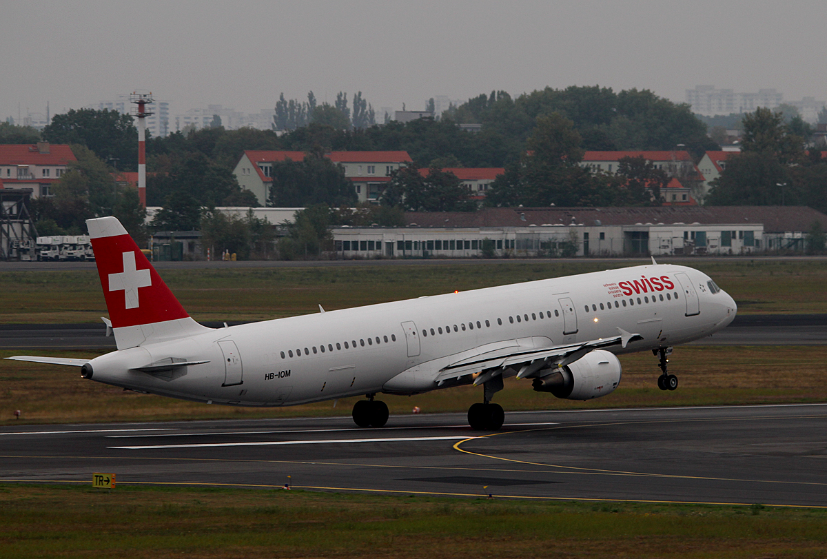 Swiss A 321-212 HB-IOM beim Start in Berlin-Tegel am 13.09.2014