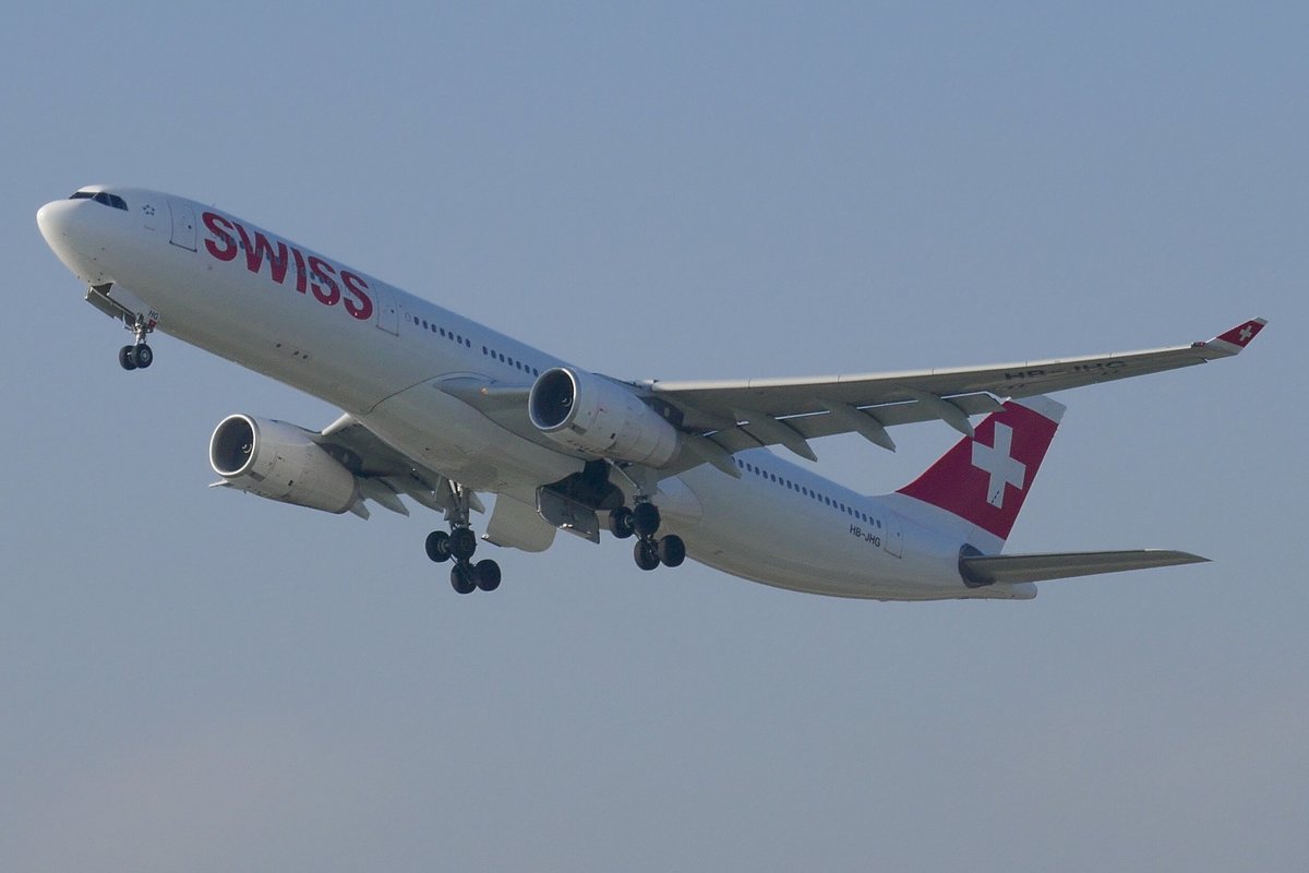 Swiss A330-343 HB-JHG am 19.1.19 nach dem Start in Zürich.