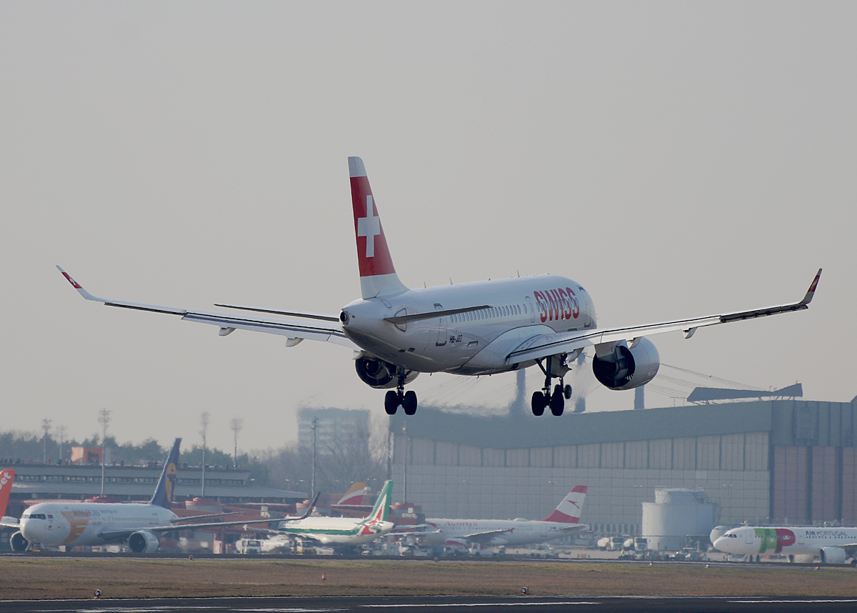 Swiss, Airbus A 220-100, HB-JBD, TXL, 17.02.2019