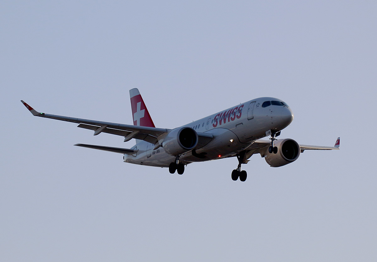 Swiss, Airbus A 220-100, HB-JBE, TXL, 05.01.2020