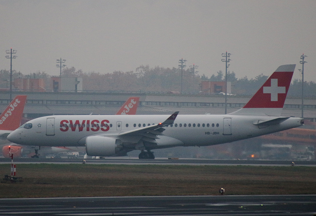 Swiss, Airbus A 220-100, HB-JBH, TXL, 11.11.2018