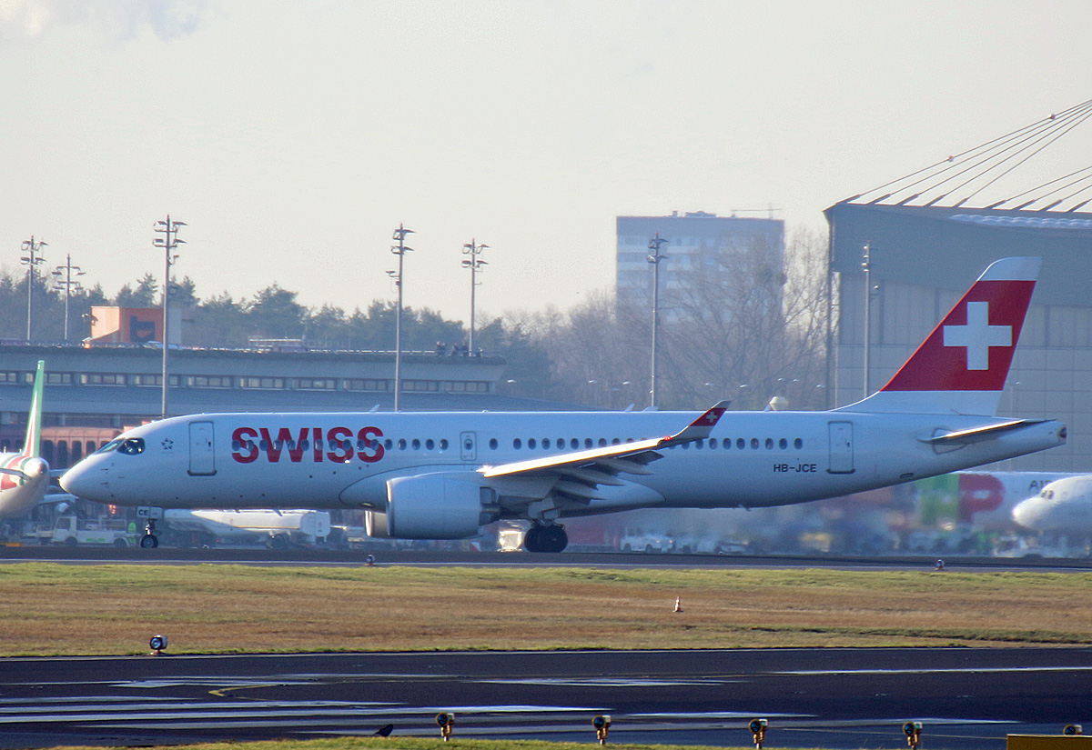 Swiss, Airbus A 220-300, HB-JCE, TXL, 20.12.2019