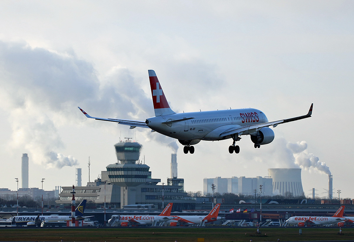 Swiss, Airbus A 220-300, HB-JCF, TXL, 30.11.2019