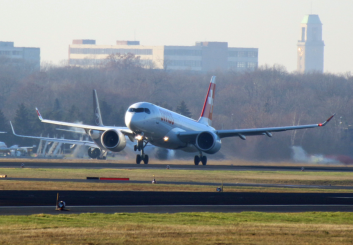 Swiss, Airbus A 220-300, HB-JCS, TXL, 20.12.2019
