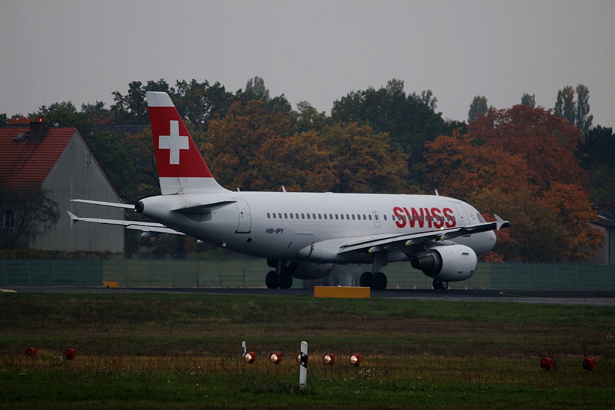 Swiss, Airbus A 319-112, HB-IPY, TXL, 23.10.2016