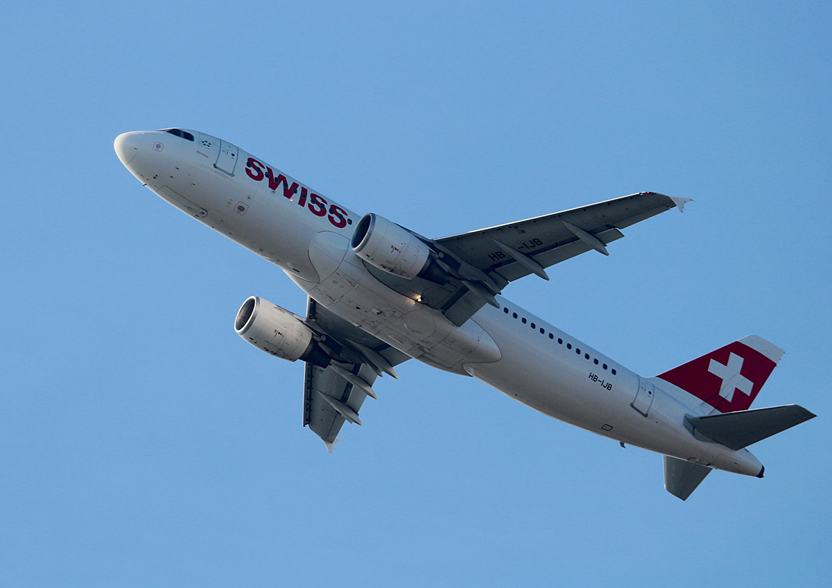 Swiss, Airbus A 320-214, HB-IJB, TXL, 26.03.2017