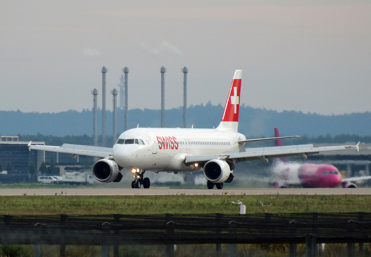 Swiss, Airbus A 320-214, HB-IJJ, BER, 02.10.2021