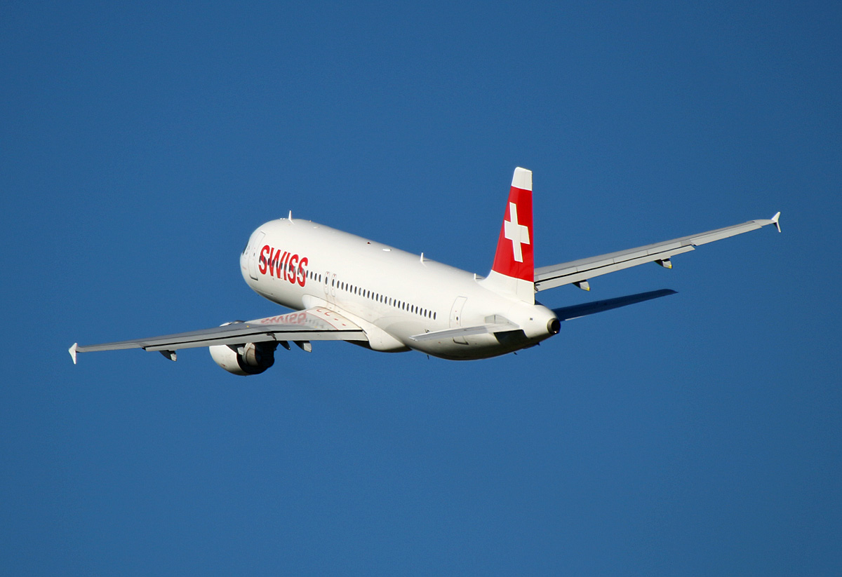 Swiss, Airbus A 320-214, HB-IJJ; BER, 02.10.2021
