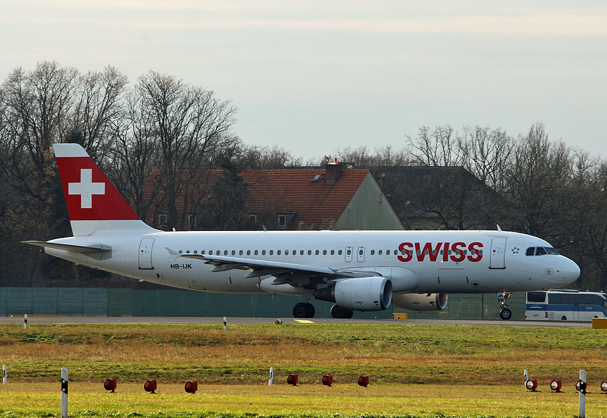 Swiss, Airbus A 320-214, HB-IJK, TXL, 10.12.2017