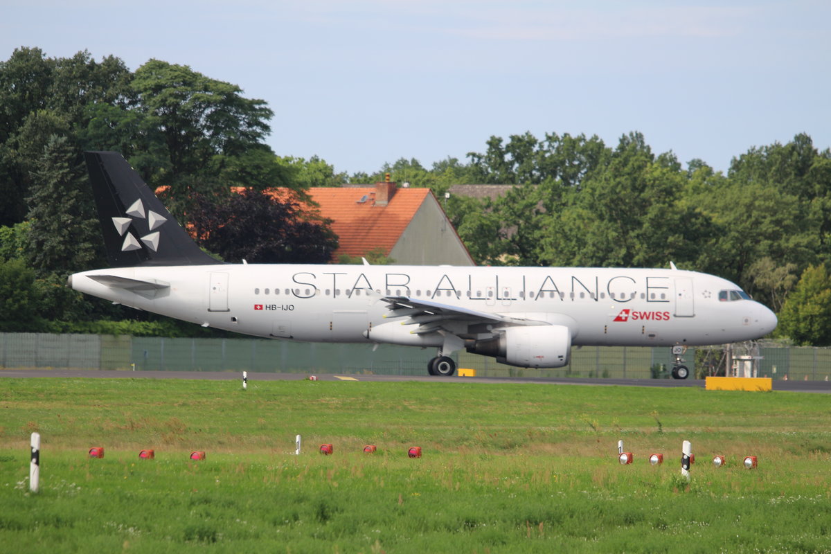 Swiss, Airbus A 320-214, HB-IJQ, TXL, 05.08.2017