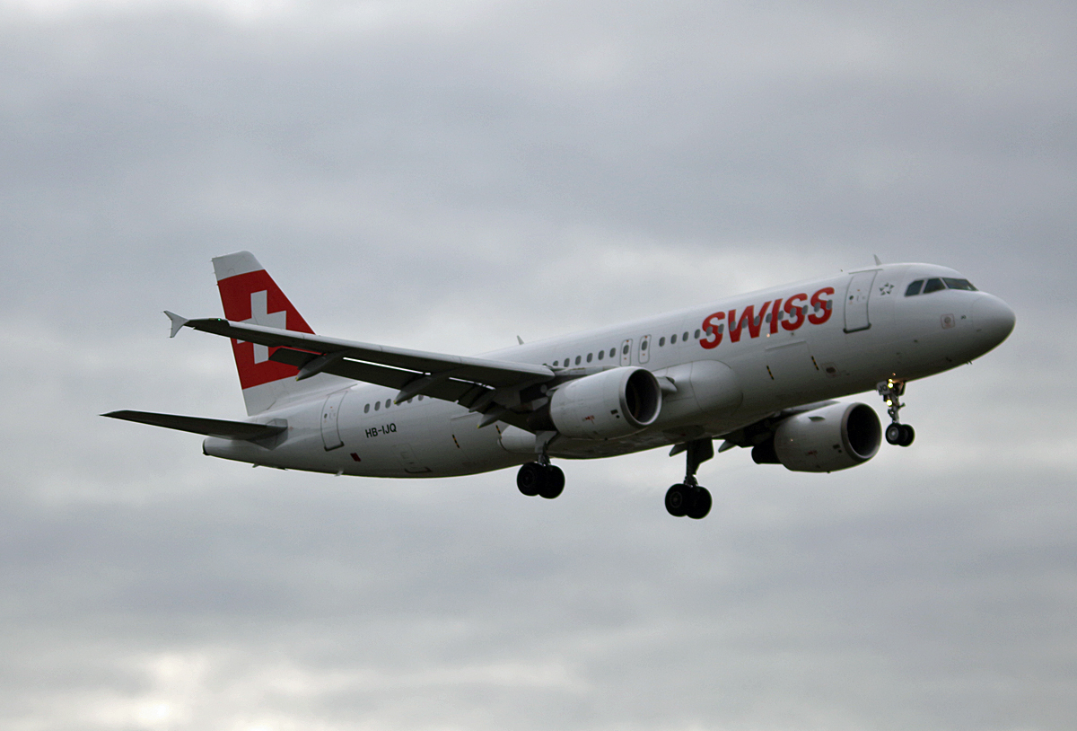 Swiss, Airbus A 320-214, HB-IJQ, TXL, 12.09.2017