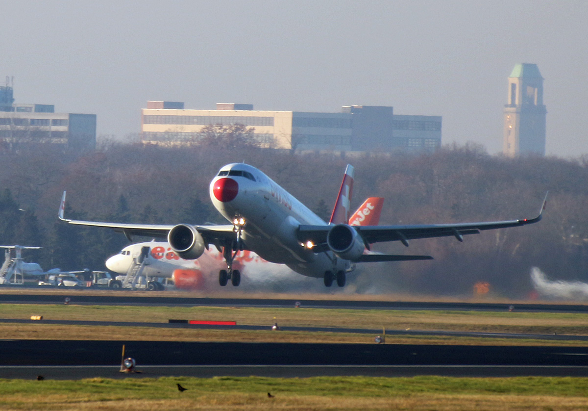 Swiss, Airbus A 320-214, HB-JLT, TXL, 20.12.2019