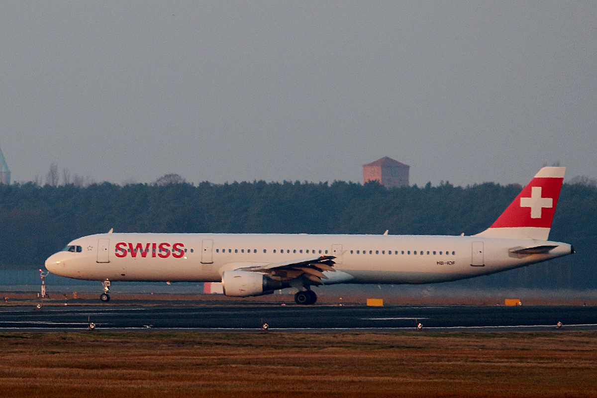 Swiss, Airbus A 321-111, HB-IOF, TXL, 14.01.2018
