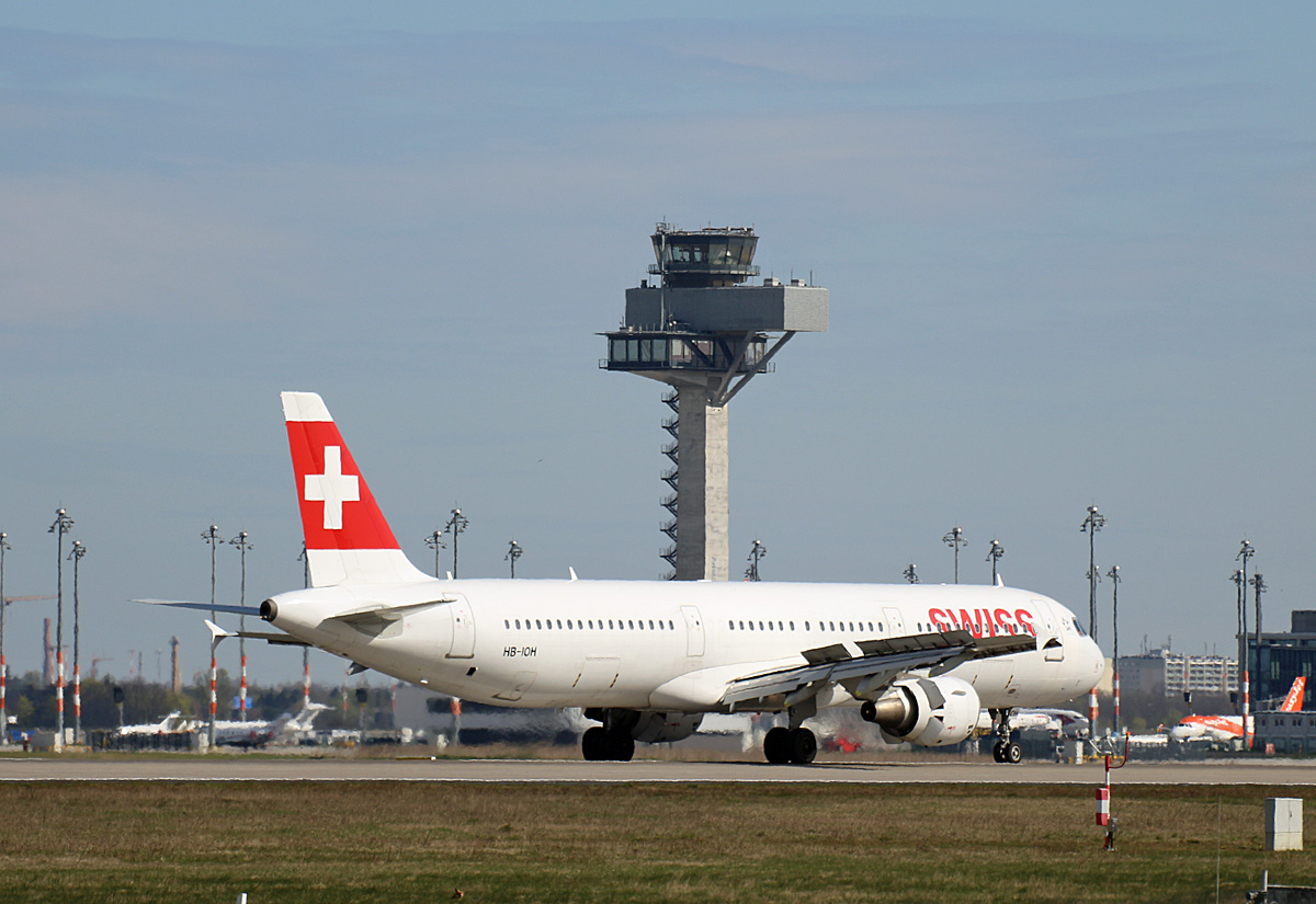 Swiss. Airbus A 321-111, HB-IOH, BER, 17.04.2022