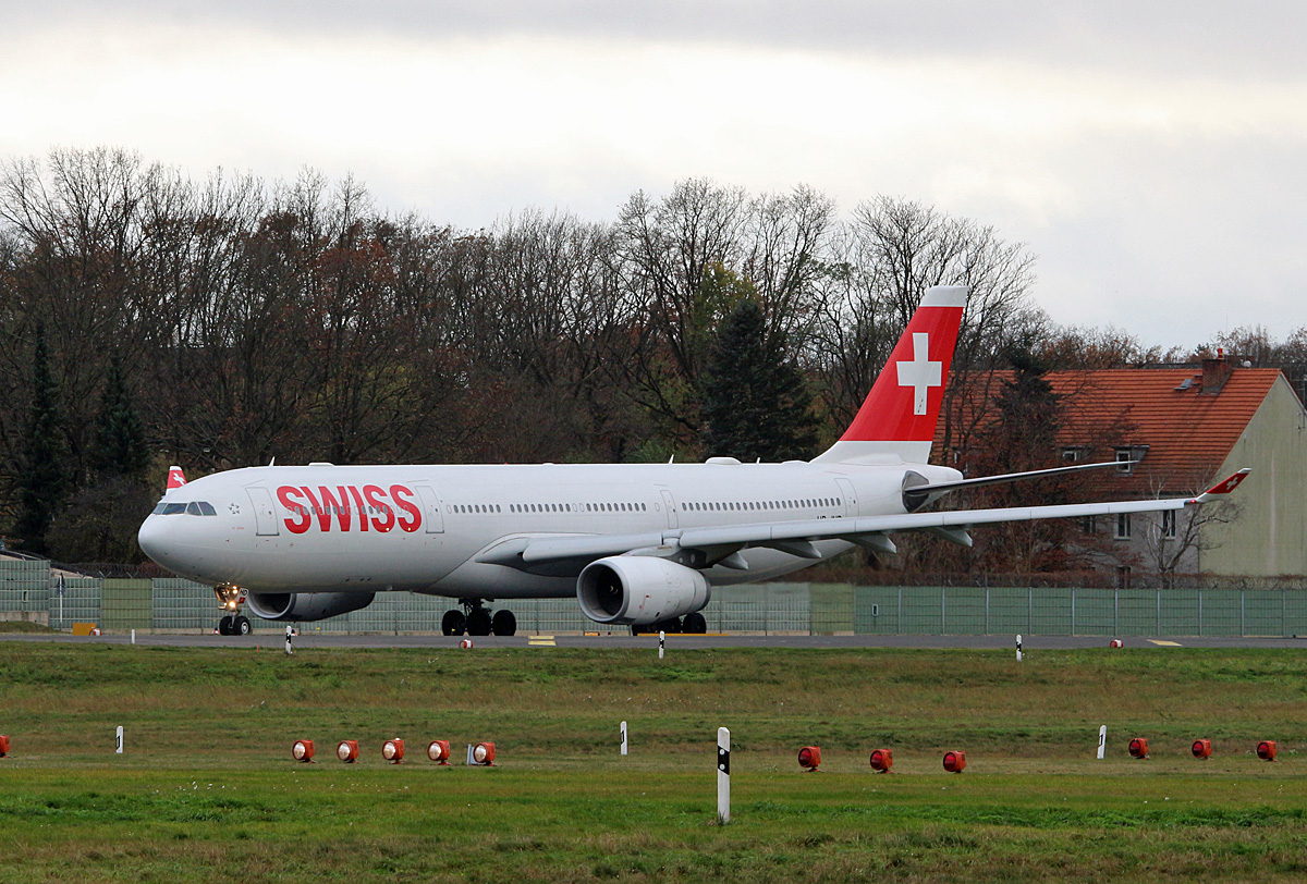 Swiss, Airbus A 330-343X, HB-JHD, TXL, 19.11.2017