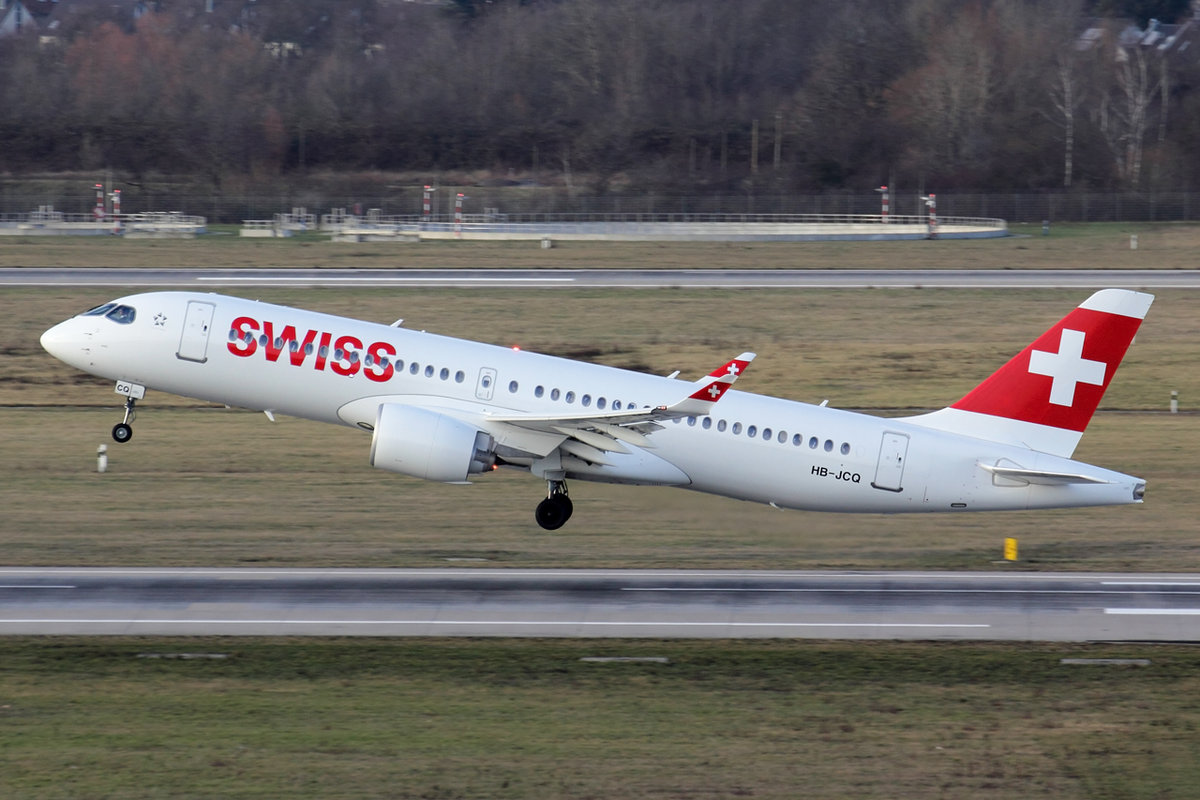 Swiss Airbus A220-300 HB-JCQ beim Start in Düsseldorf 1.2.2019