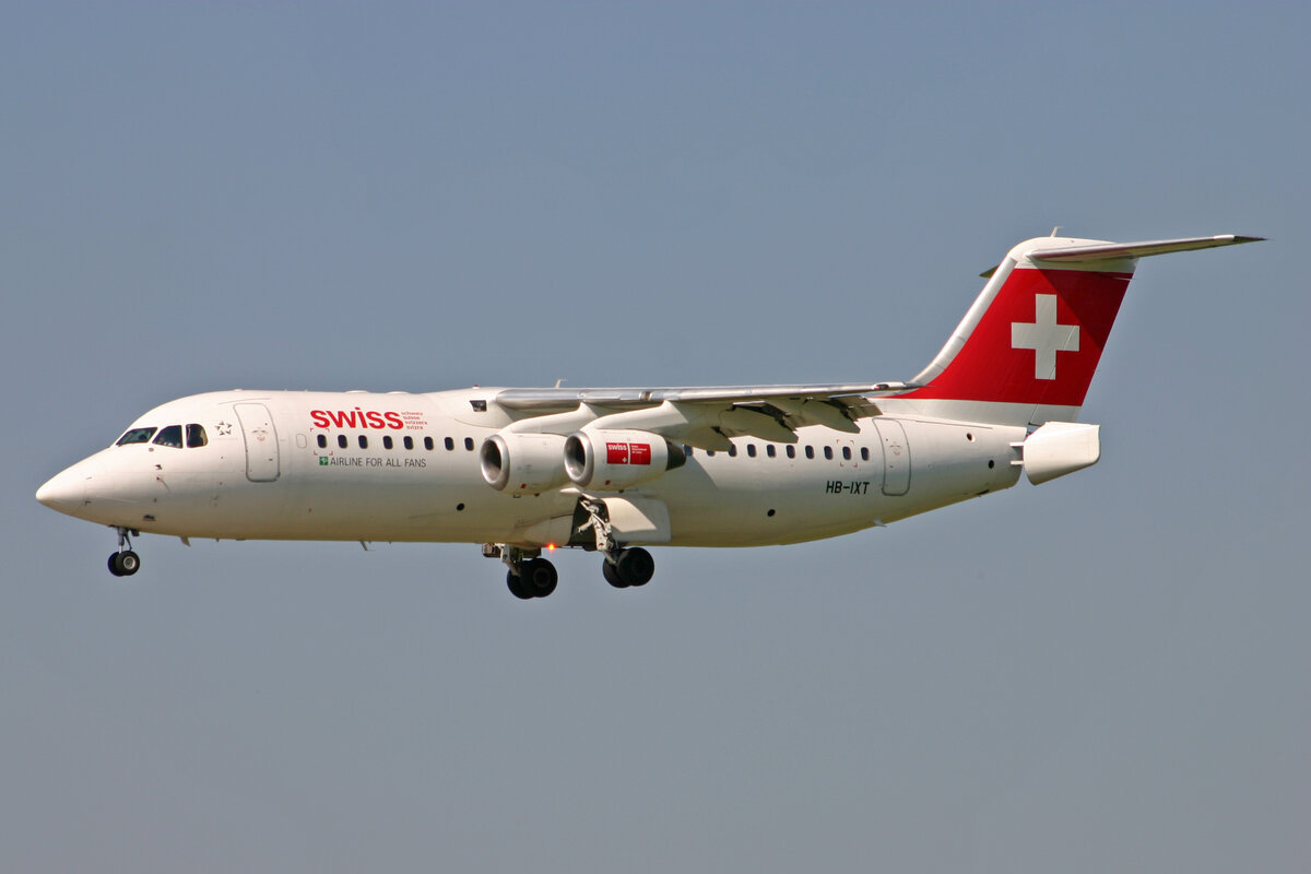 SWISS European Airlines, HB-IXT, BAe Avro RJ100, msn: E3259, 12.Mai 2008, ZRH Zürich, Switzerland.