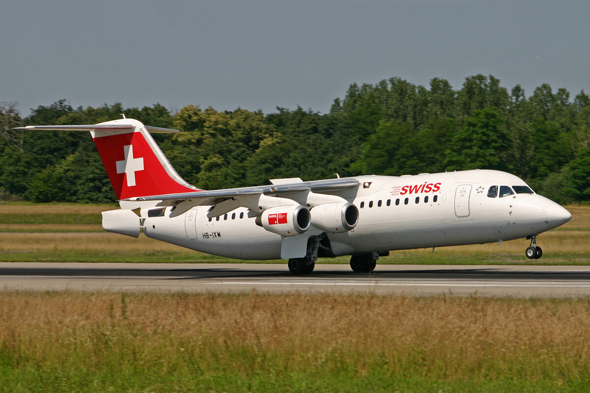 Swiss European Airlines, HB-IXW, BAe Avro RJ100, msn: E3272, 21.Juni 2008, BSL Basel - Mühlhausen, Switzerland.