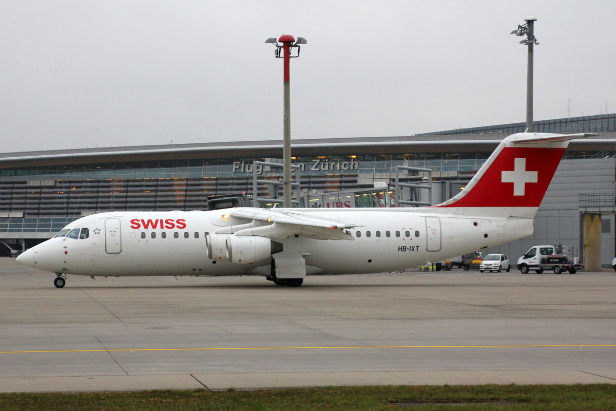 SWISS Global Air Lines, HB-IXT, BAe Avro RJ100, 3.Dezember 2016, ZRH Zürich, Switzerland.