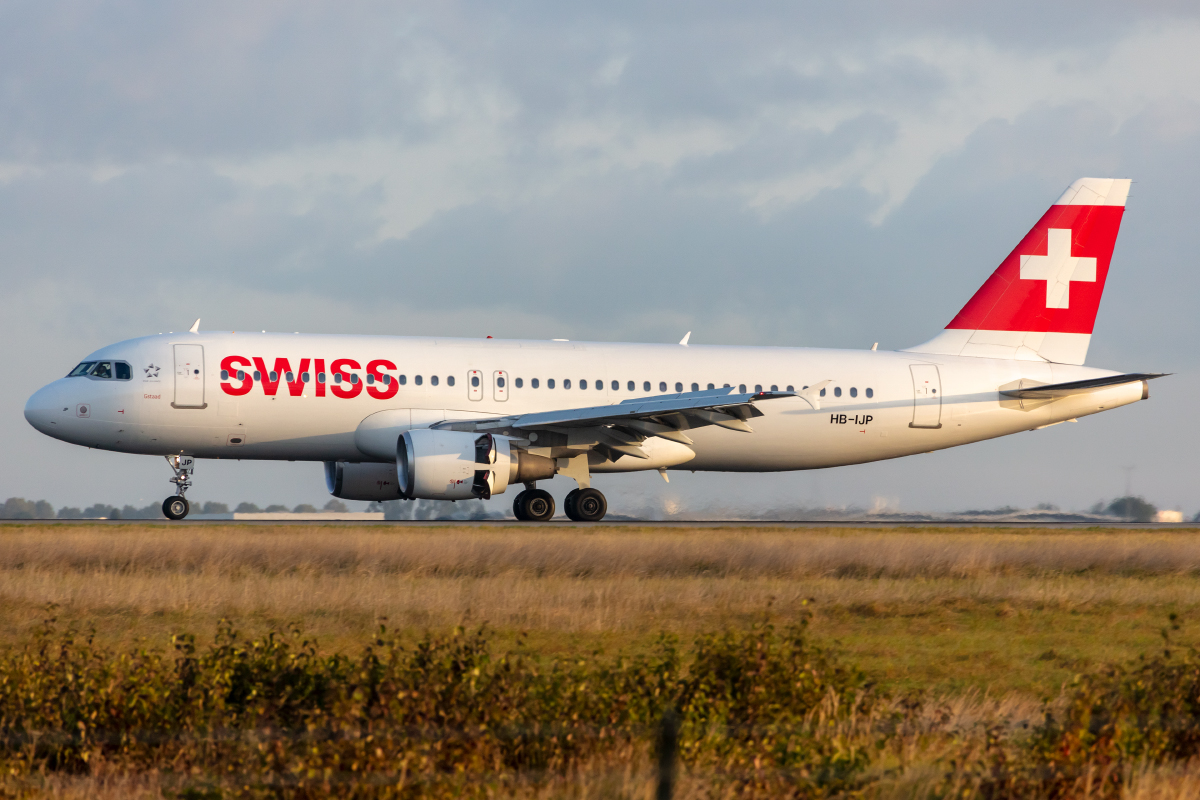 Swiss, HB-IJP, Airbus, A320-214, 11.10.2021, CDG, Paris, France