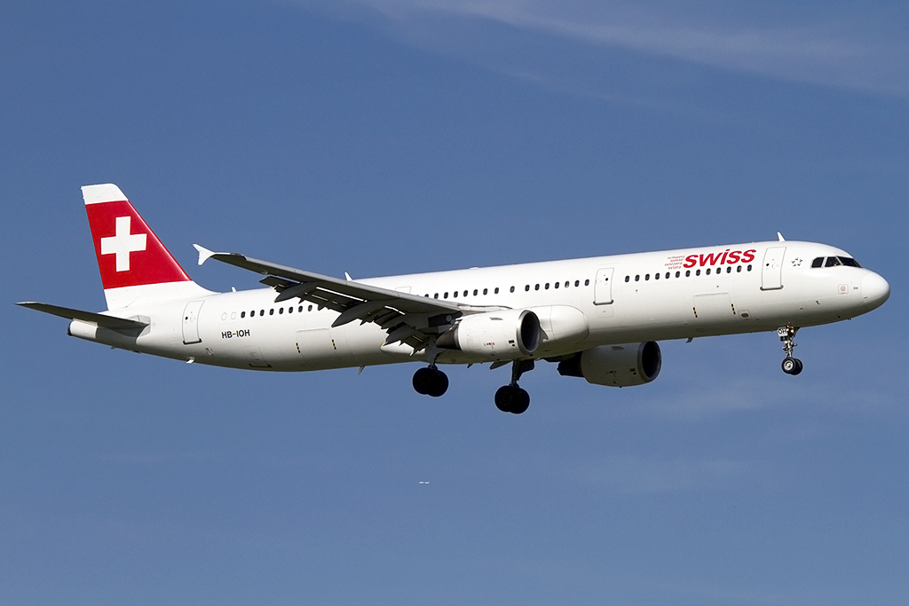 Swiss, HB-IOH, Airbus, A321-111, 22.09.2013, ZRH, Zrich, Switzerland 


