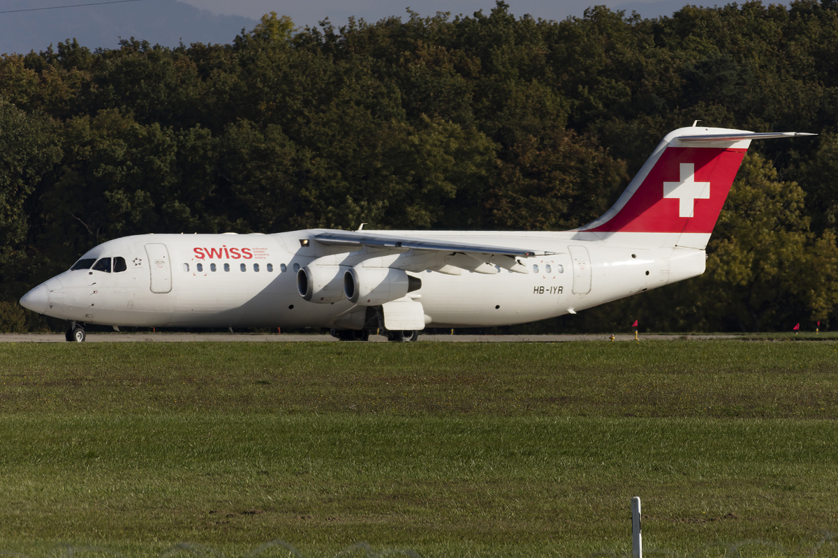 Swiss, HB-IYR, BAe, ARJ-100, 17.10.2015, GVA, Geneve, Switzerland 




