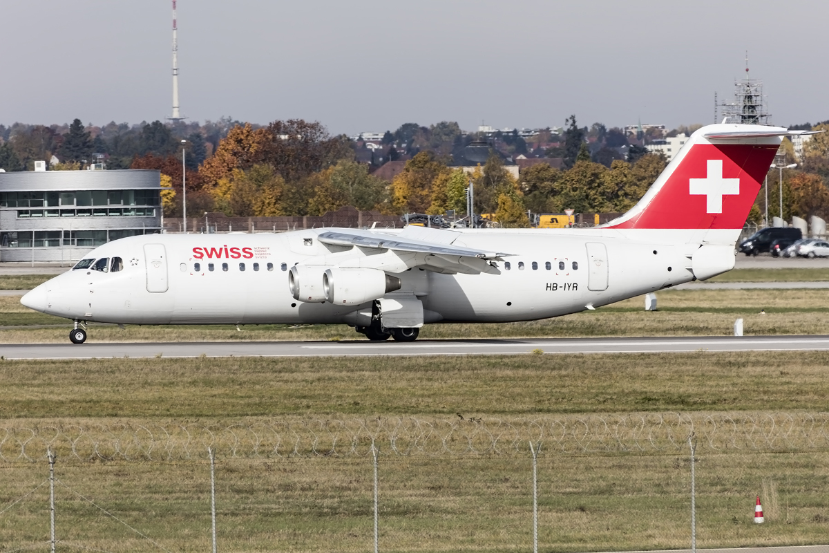 Swiss, HB-IYR, BAe, ARJ-100, 24.10.2015, STR, Stuttgart, Germany 





