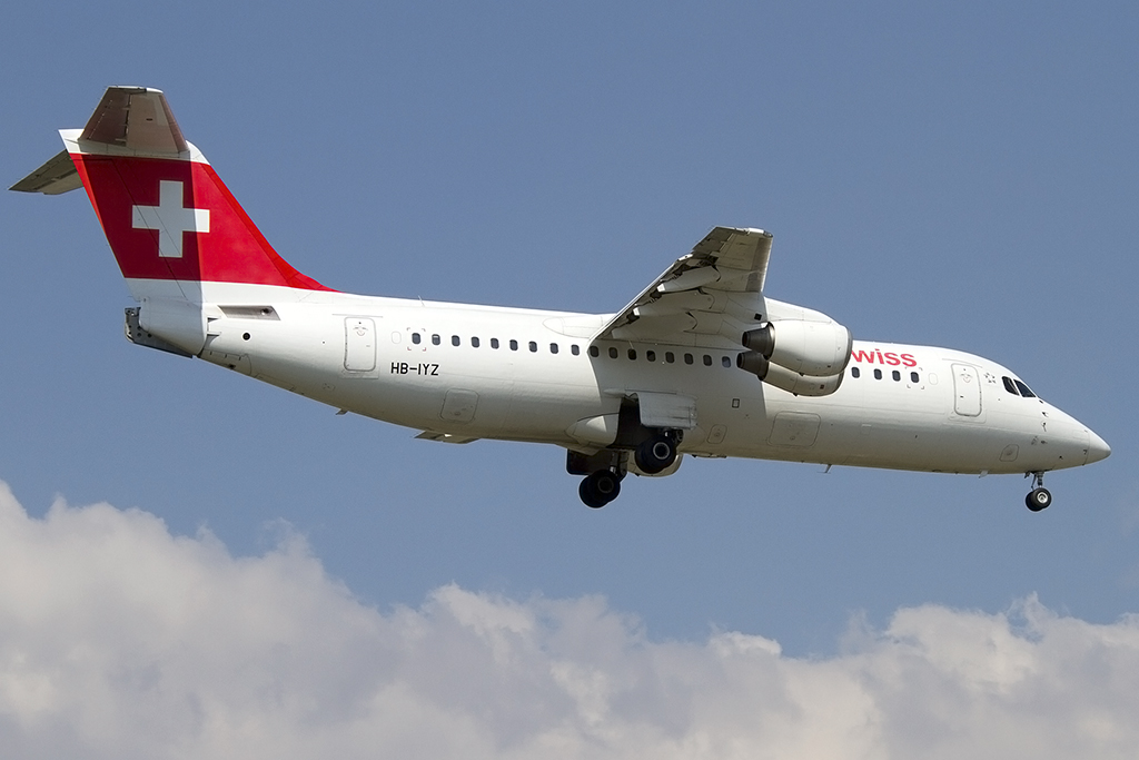 Swiss, HB-IYZ, BAe, ARJ-100, 31.08.2013, GVA, Geneve, Switzerland



