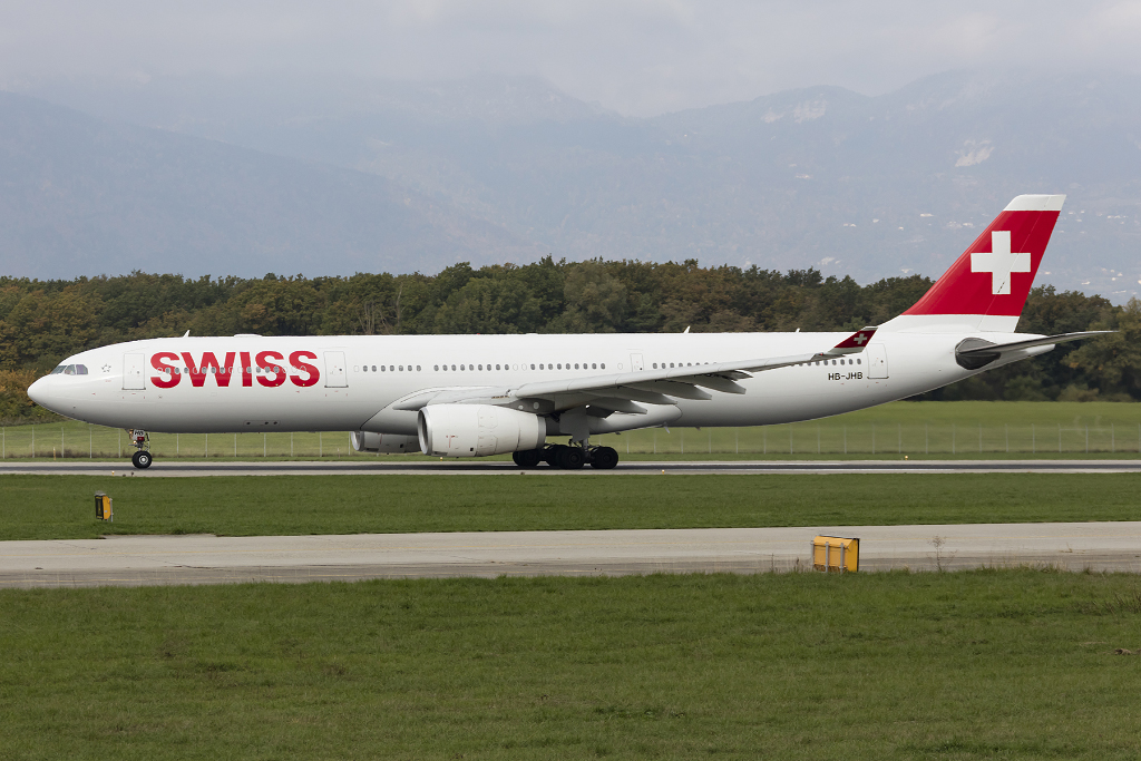Swiss, HB-JHB, Airbus, A330-343X, 17.10.2015, GVA, Geneve, Switzerland 




