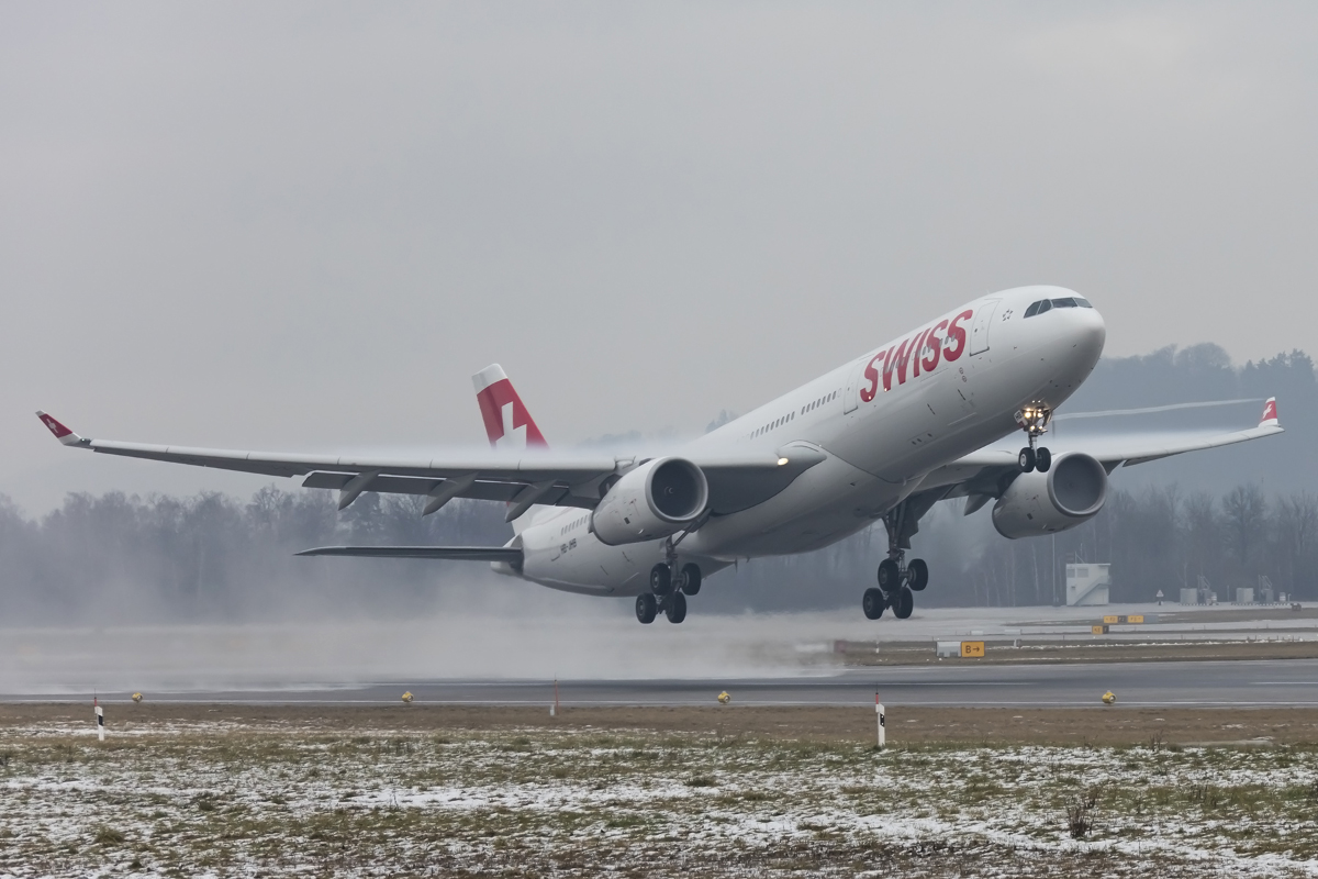 Swiss, HB-JHB, Airbus, A330-343X, 23.01.2016, ZRH, Zürich, Switzerland 





