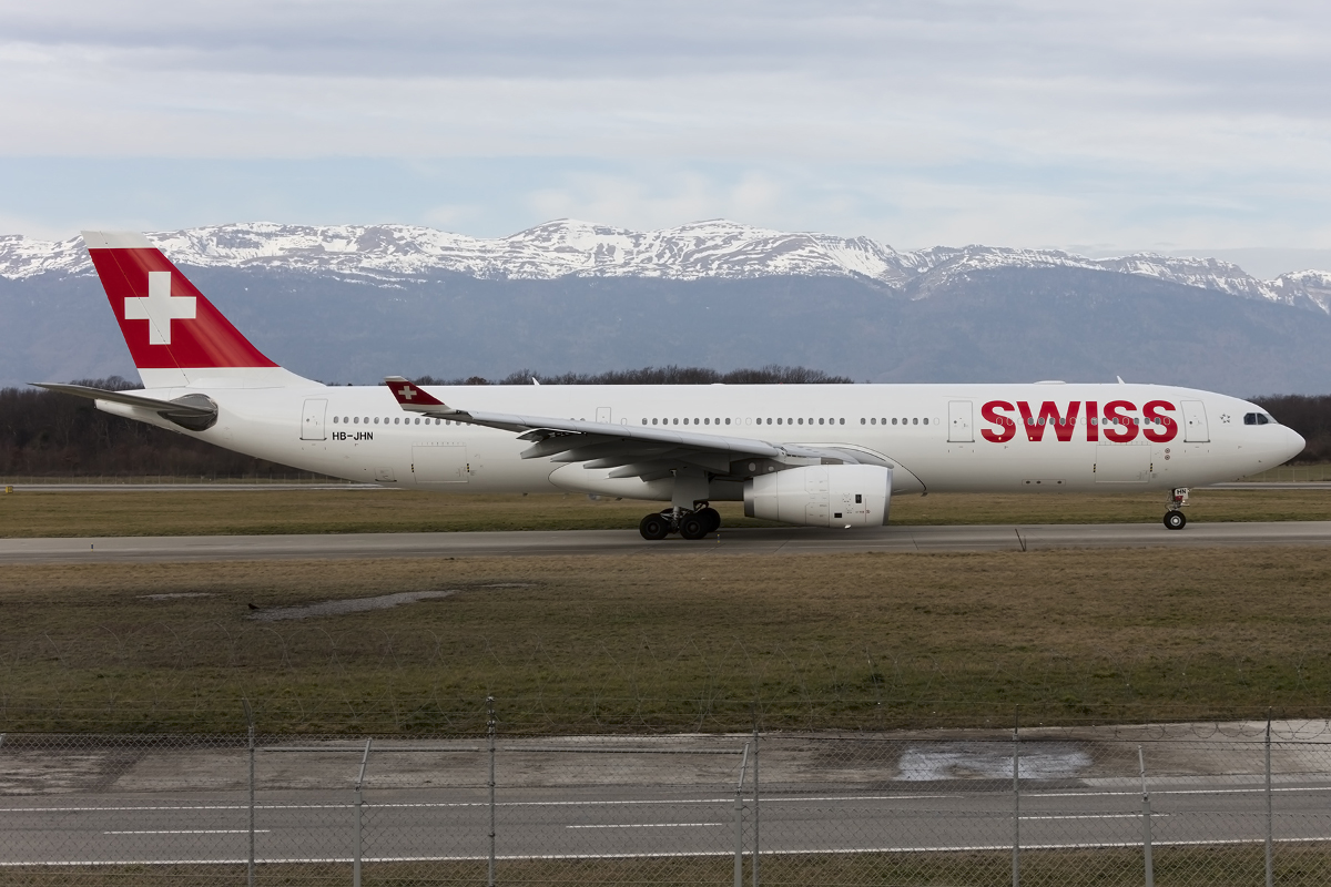 Swiss, HB-JHN, Airbus, A330-343X, 30.01.2016, GVA, Geneve, Switzerland 



