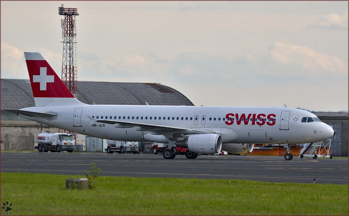 SWISS HB-JLR, Airbus A320-214 auf Maribor Flughafen MBX. /26.6.2014