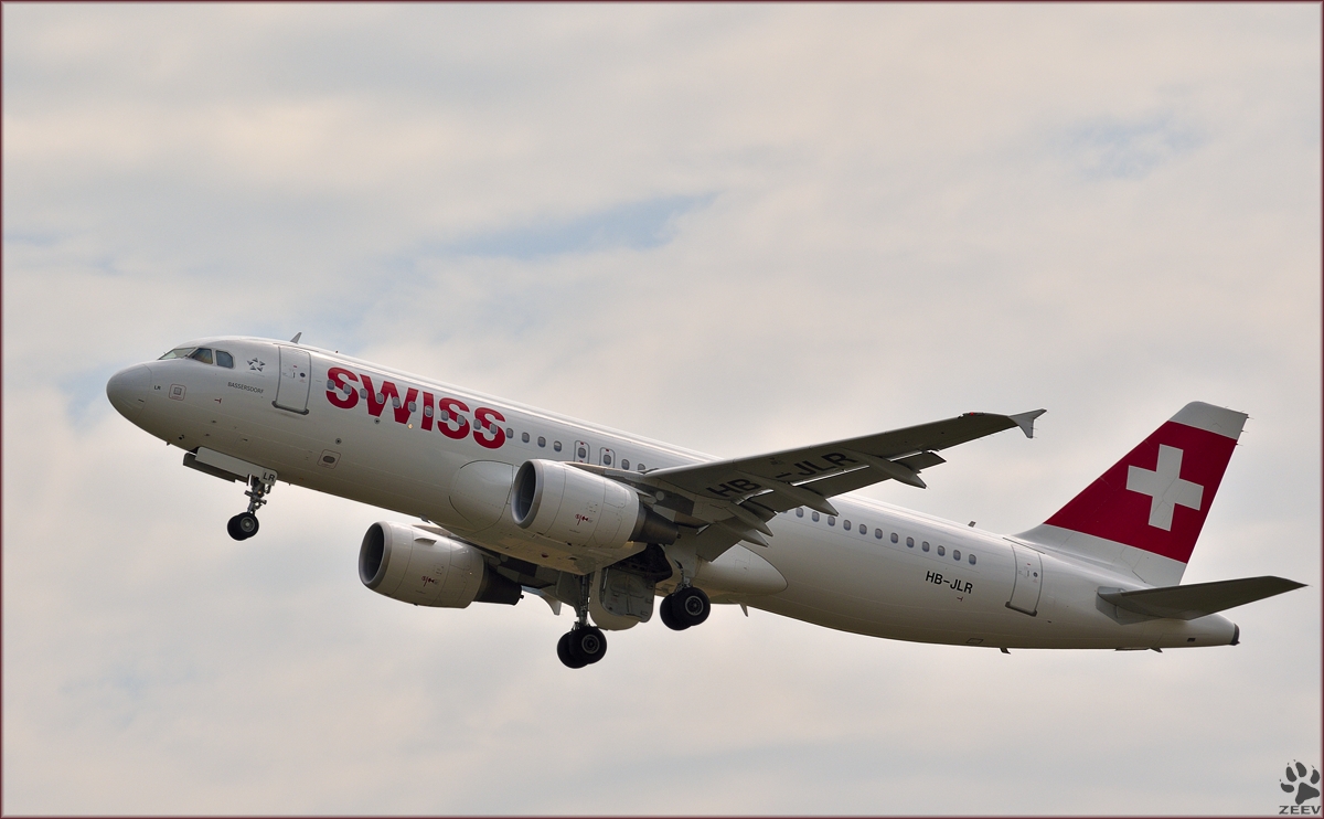 SWISS HB-JLR, Airbus A320-214 bei Trainingsflug auf Maribor Flughafen MBX. /27.6.2014