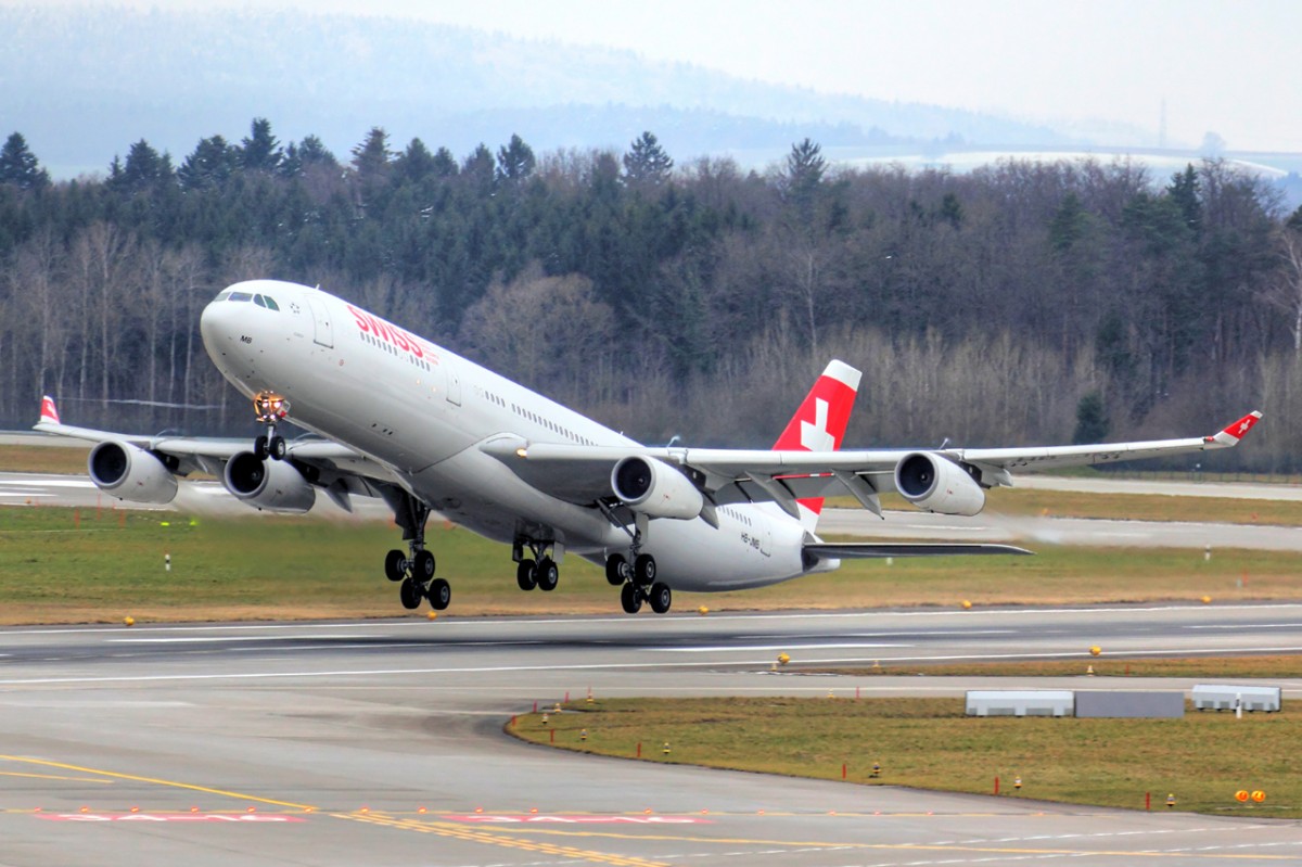 Swiss HB-JMB beim Start in Zürich 23.1.2015