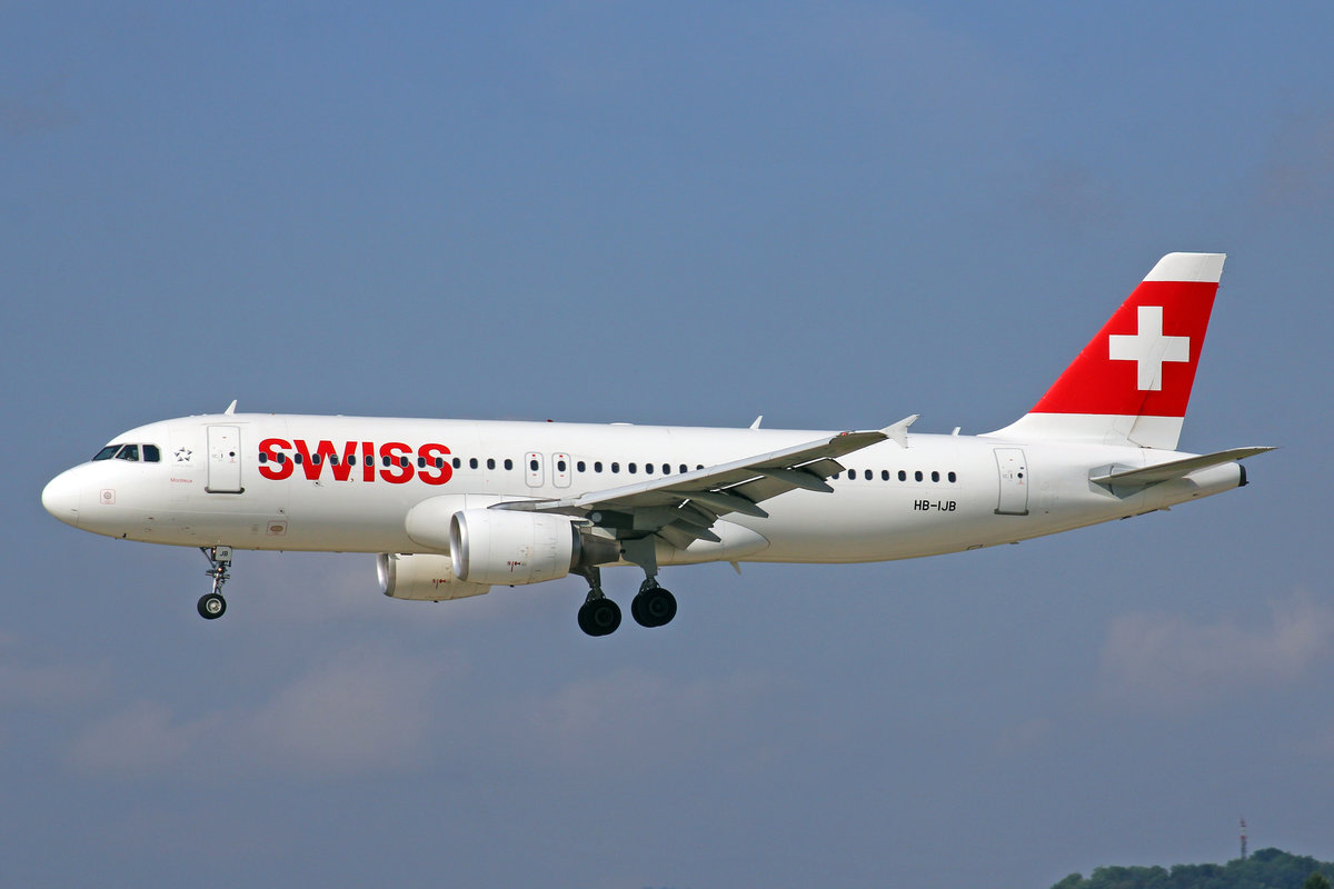 SWISS International Air Lines, HB-IJB, Airbus A320-214, msn: 545,  Montreux  , 21.Juli 2017, ZRH Zürich, Switzerland.
