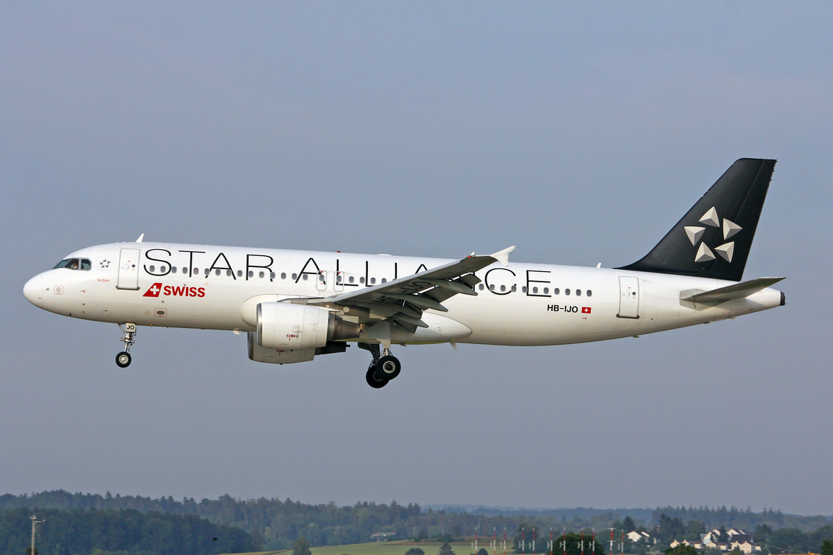 SWISS International Air Lines, HB-IJO, Airbus A320-214, msn: 673,  Verbier , 15.Juni 2018, ZRH Zürich, Switzerland.