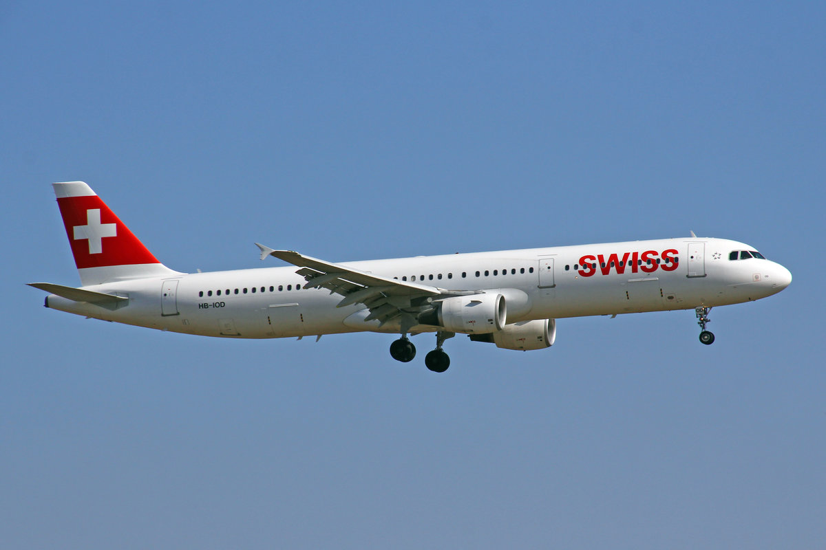 SWISS International Air Lines, HB-IOD, Airbus A321-111, msn: 522,  Zermatt , 24.März 2018, ZRH Zürich, Switzerland.
