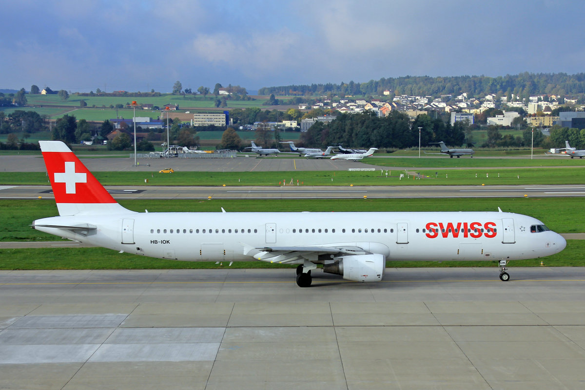 SWISS International Air Lines, HB-IOK, Airbus A321-111, 5.Oktober 2017, ZRH Zürich, Switzerland.
