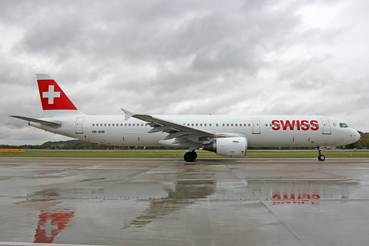 SWISS International Air Lines, HB-IOM, Airbus A321-212,  Biel/Bienne , 1.Mai 2017, ZRH Zürich, Switzerland.