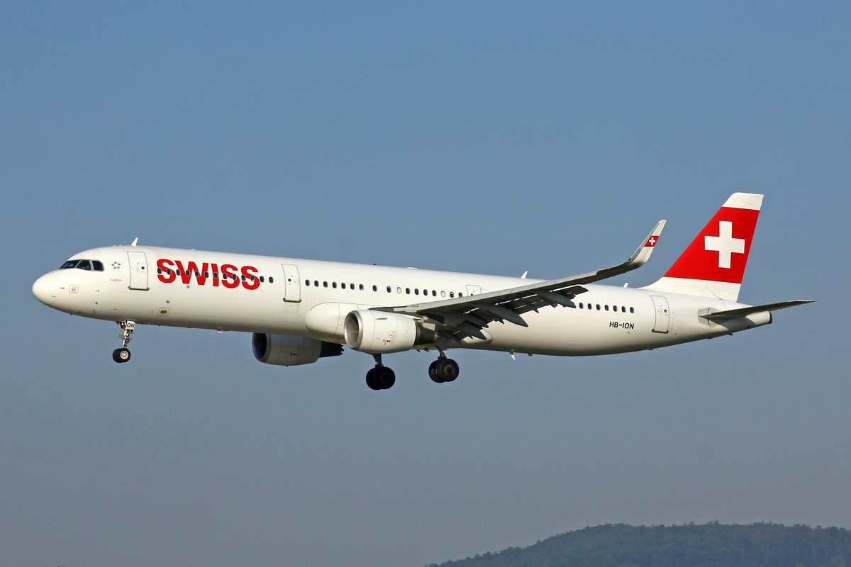 SWISS International Air Lines, HB-ION, Airbus A321-212, msn: 5567,  Lugano , 24.Juli 2019, ZRH Zürich, Switzerland.