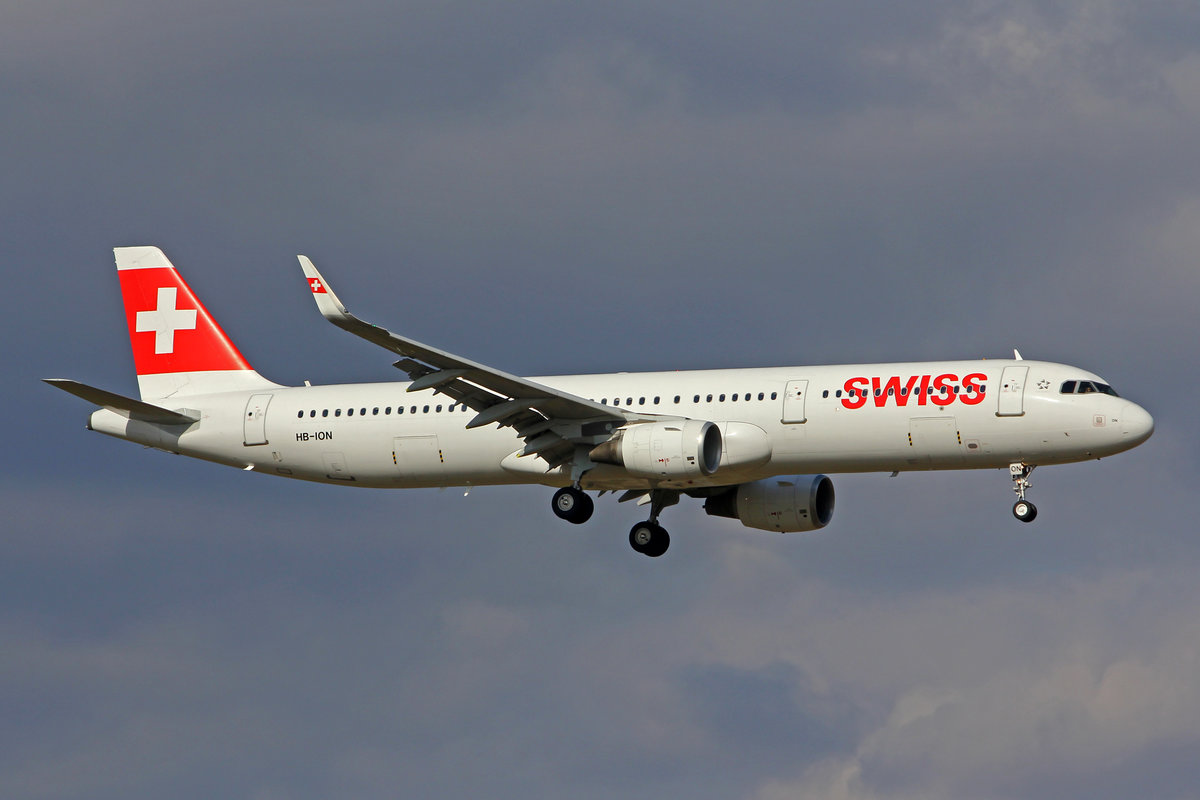 SWISS International Air Lines, HB-ION, Airbus A321-212, msn: 5567,  Lugano , 20.März 2021, ZRH Zürich, Switzerland.